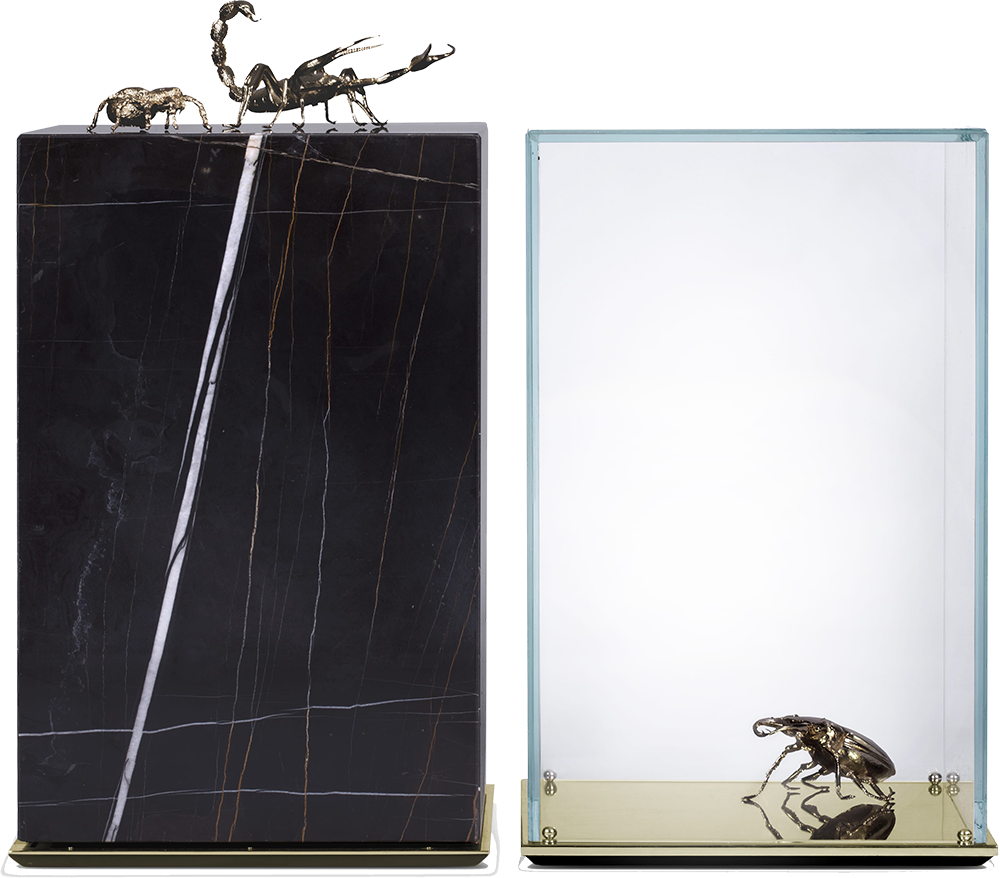 METAMORPHOSIS Flashy Decorative Black Marble Side Table with Tabletop in Glass and Decorative Detail in Old Gold Brass